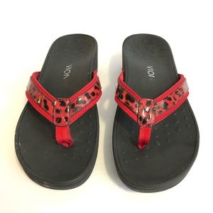 Vionic Pacific Hightide Red Print Flip Flop Size 9